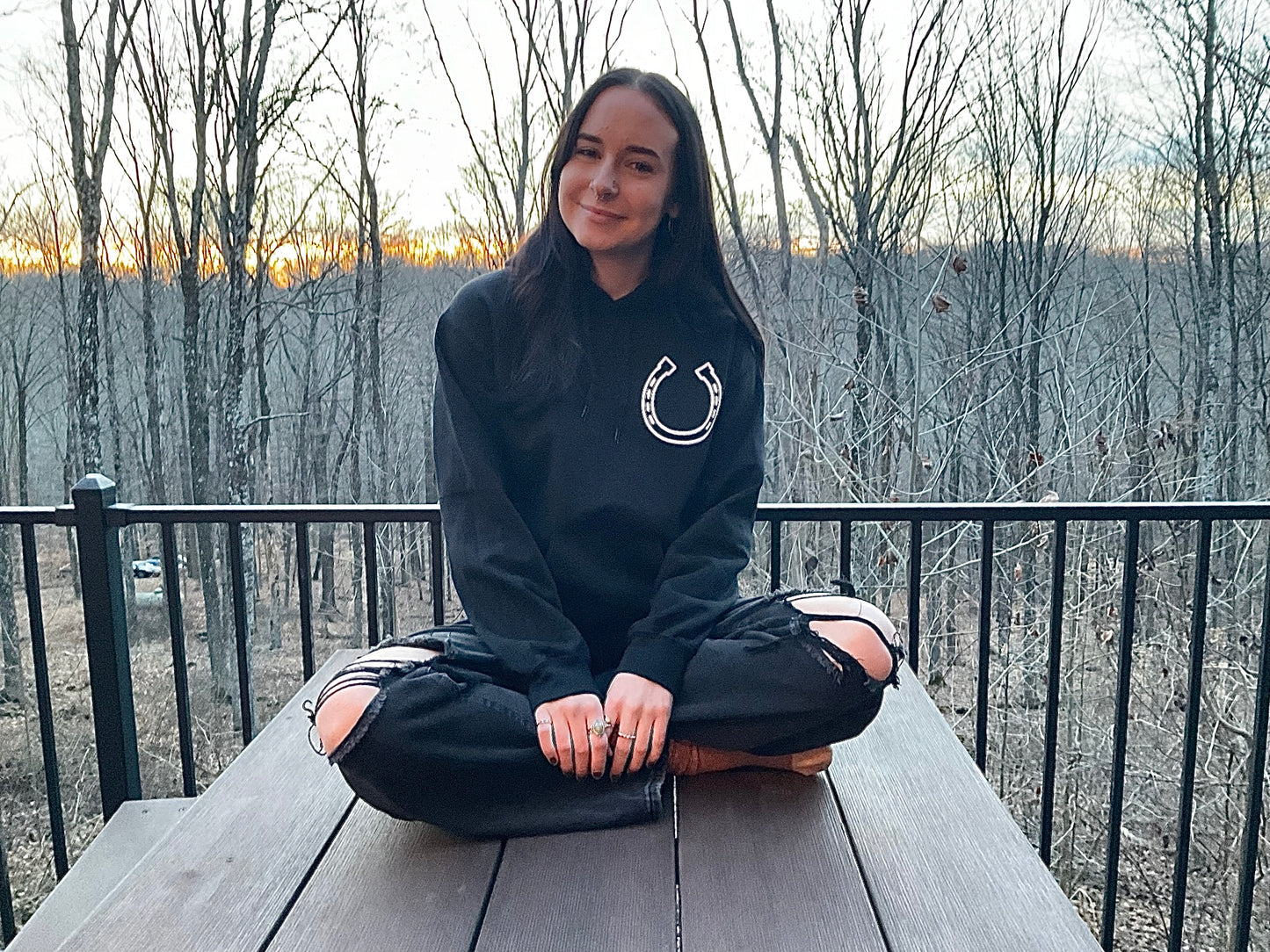 WWB MERCH HORSESHOE - youth