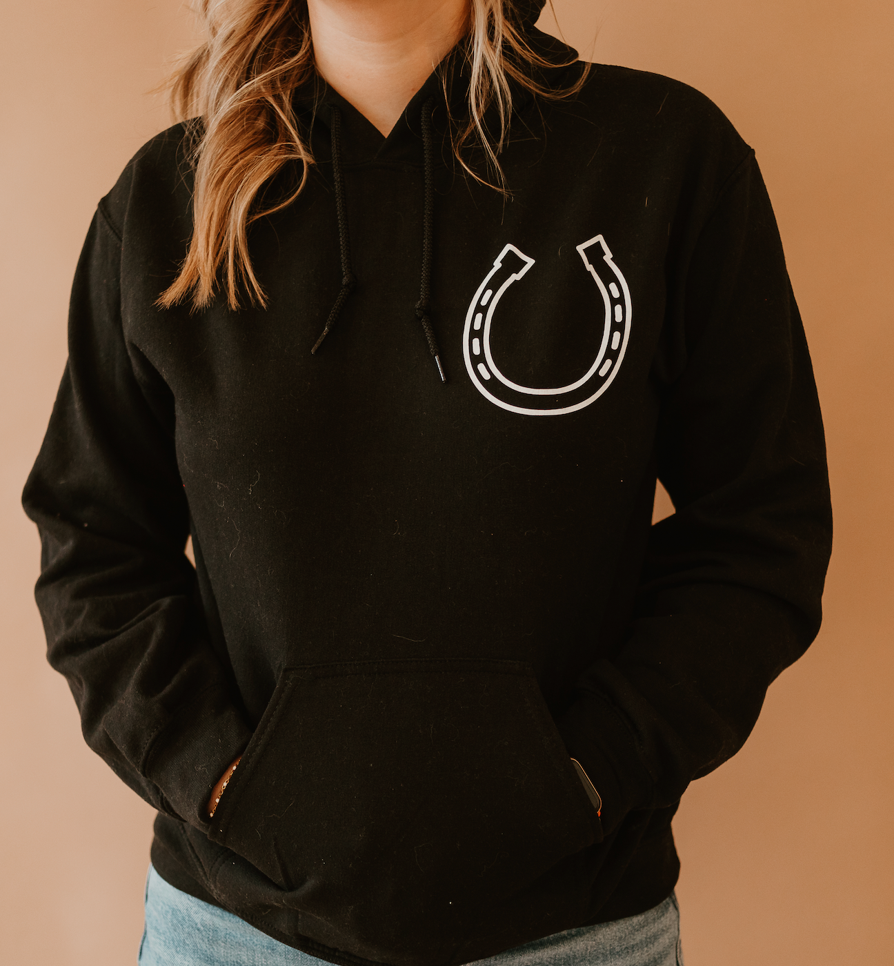 WWB MERCH HORSESHOE - youth